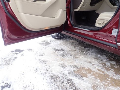 Used 2015 Buick LaCrosse image 12