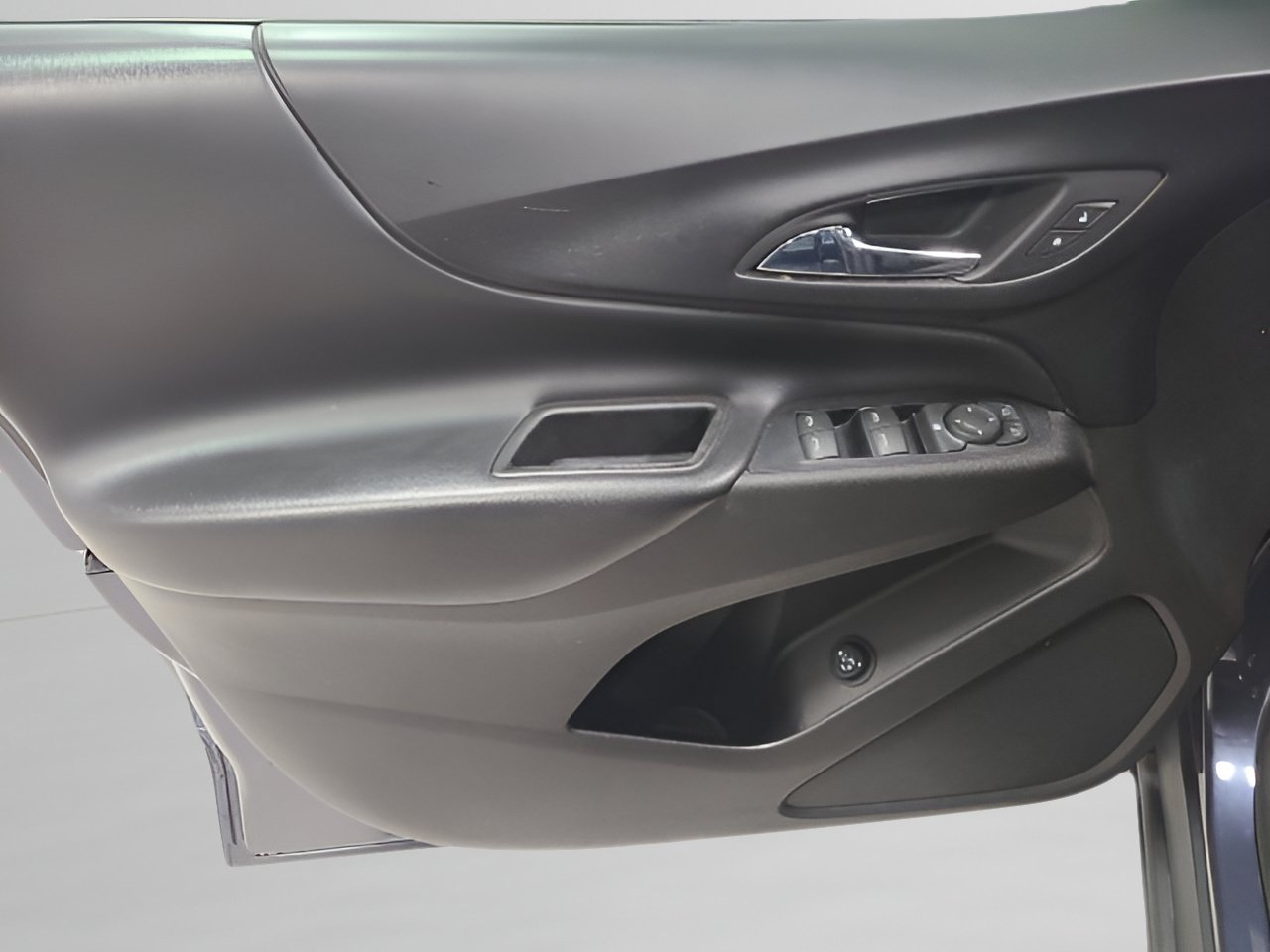 Used 2018 Chevrolet Equinox LT FWD image 19
