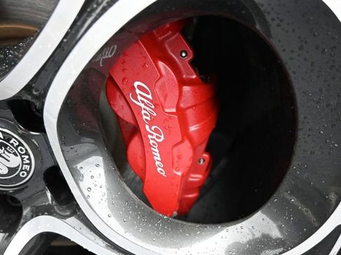 Used 2022 Alfa Romeo Stelvio Veloce image 30