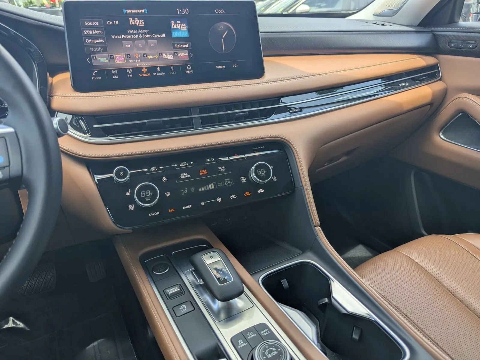 Used 2025 INFINITI QX60 Sensory AWD/4WD image 25