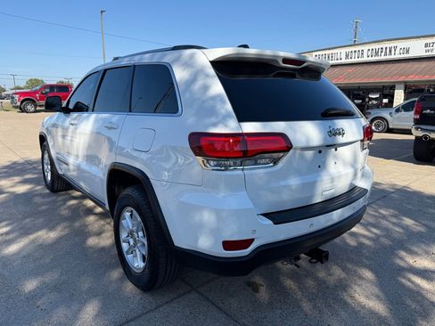 Used 2020 Jeep Grand Cherokee Laredo image 5