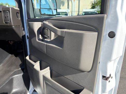 Used 2024 GMC Savana 2500 w/ Driver Convenience Package image 11