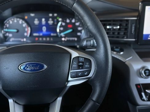 Used 2024 Ford Explorer XLT w/ Equipment Group 202A AWD/4WD image 26