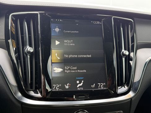 Used 2020 Volvo S60 T5 R-Design image 23