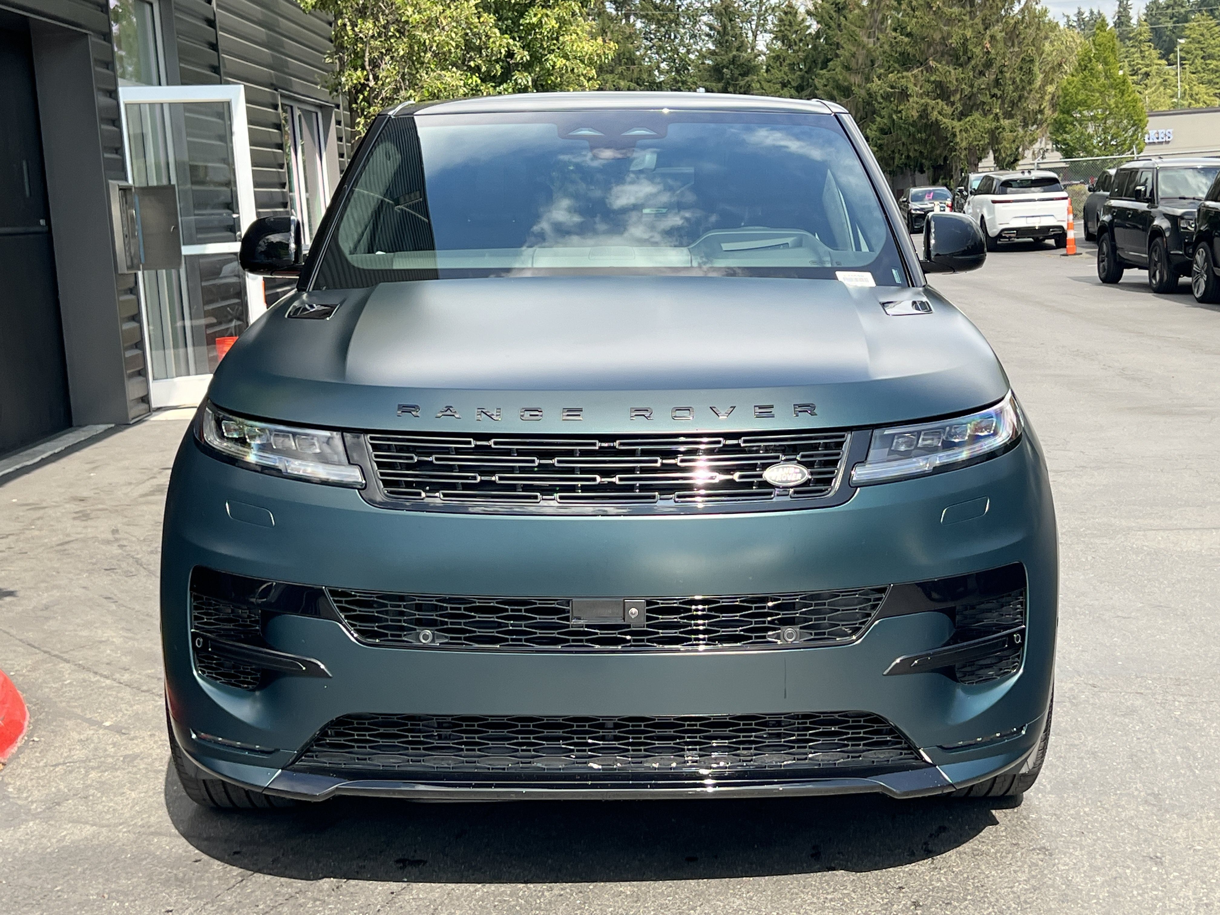 New 2025 Land Rover Range Rover Sport Autobiography AWD/4WD image 4