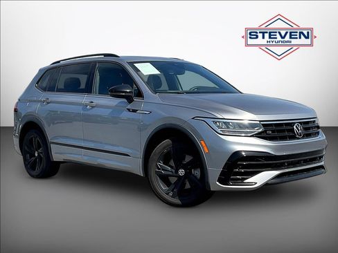 Used 2023 Volkswagen Tiguan SE R-Line AWD/4WD image 1