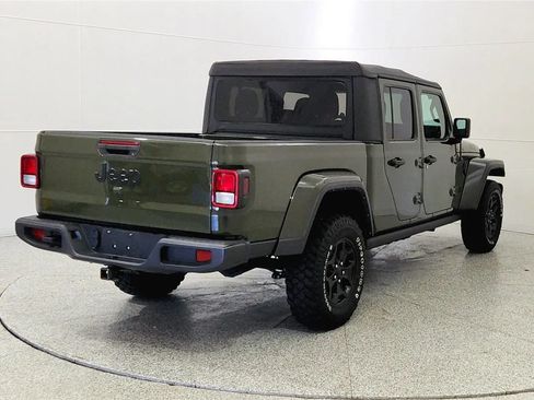 Used 2022 Jeep Gladiator Sport AWD/4WD image 8