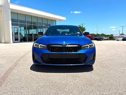 Used 2024 BMW 330i Sedan w/ M Sport Package RWD image 2