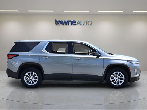 Used 2023 Chevrolet Traverse LS AWD/4WD image 6