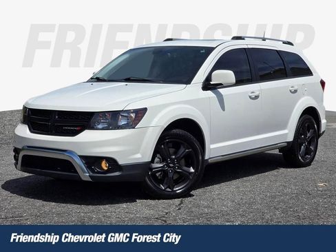 Used 2019 Dodge Journey Crossroad w/ Nav & Sun Group FWD image 1