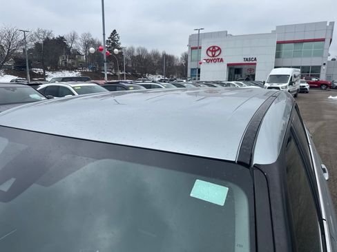 Used 2023 Toyota Highlander LE image 45