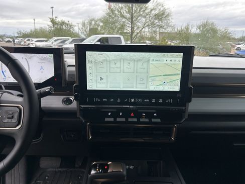 Used 2025 GMC Hummer EV 2X image 21