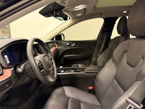 Used 2023 Volvo XC60 B5 Plus w/ Protection Package Premier image 10