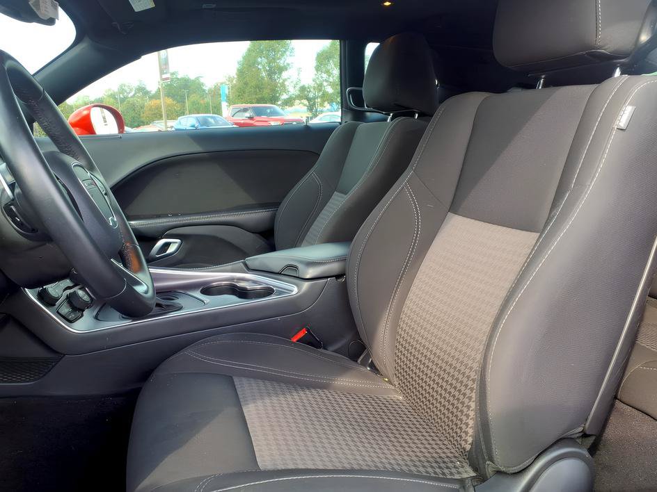 Used 2017 Dodge Challenger R/T RWD image 14