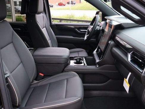 New 2026 GMC Yukon XL Elevation w/ Elevation Premium Package AWD/4WD image 7