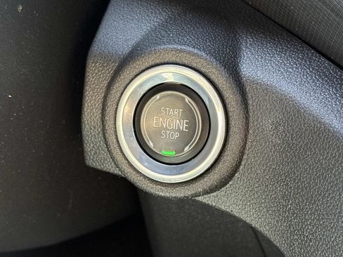 Used 2023 Chevrolet TrailBlazer LT FWD image 14