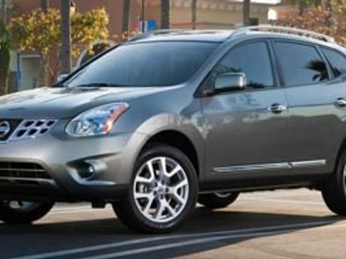 Used 2015 Nissan Rogue S w/ Convenience Package image 1