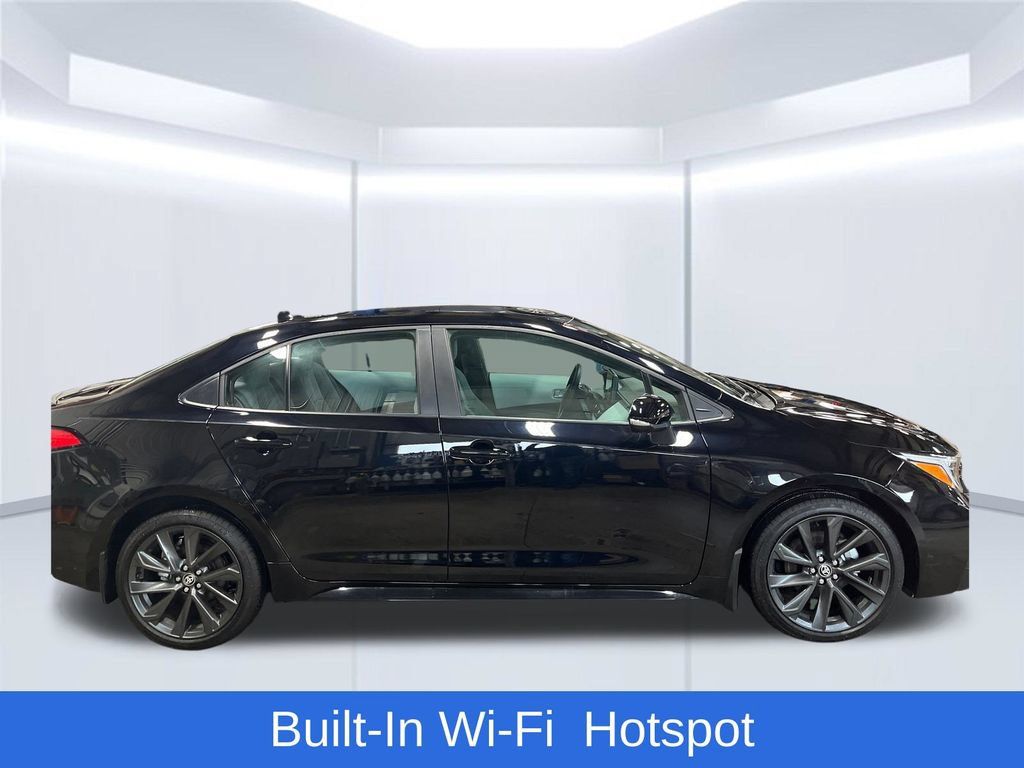 Used 2025 Toyota Corolla SE w/ Convenience Package FWD image 7