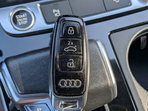 Used 2022 Audi Q8 Premium w/ Convenience Package AWD/4WD image 35