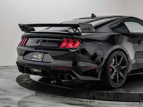 Used 2021 Ford Mustang Shelby GT500 w/ Carbon Fiber Track Pack RWD image 21
