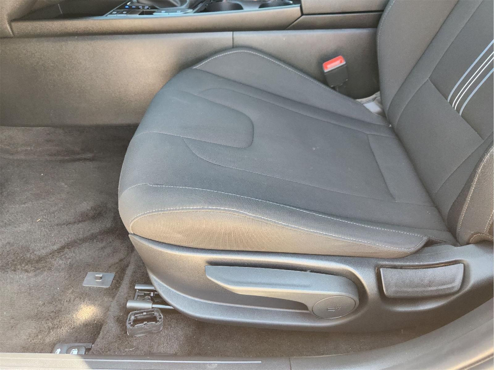 Used 2026 Hyundai Elantra SEL Sport Premium FWD image 23