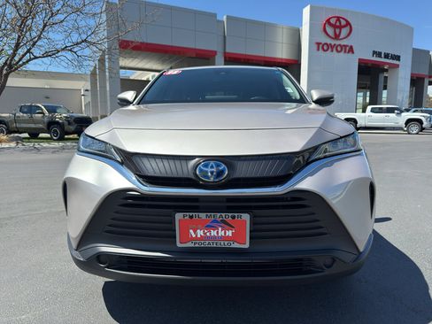 Used 2022 Toyota Venza LE AWD/4WD image 11