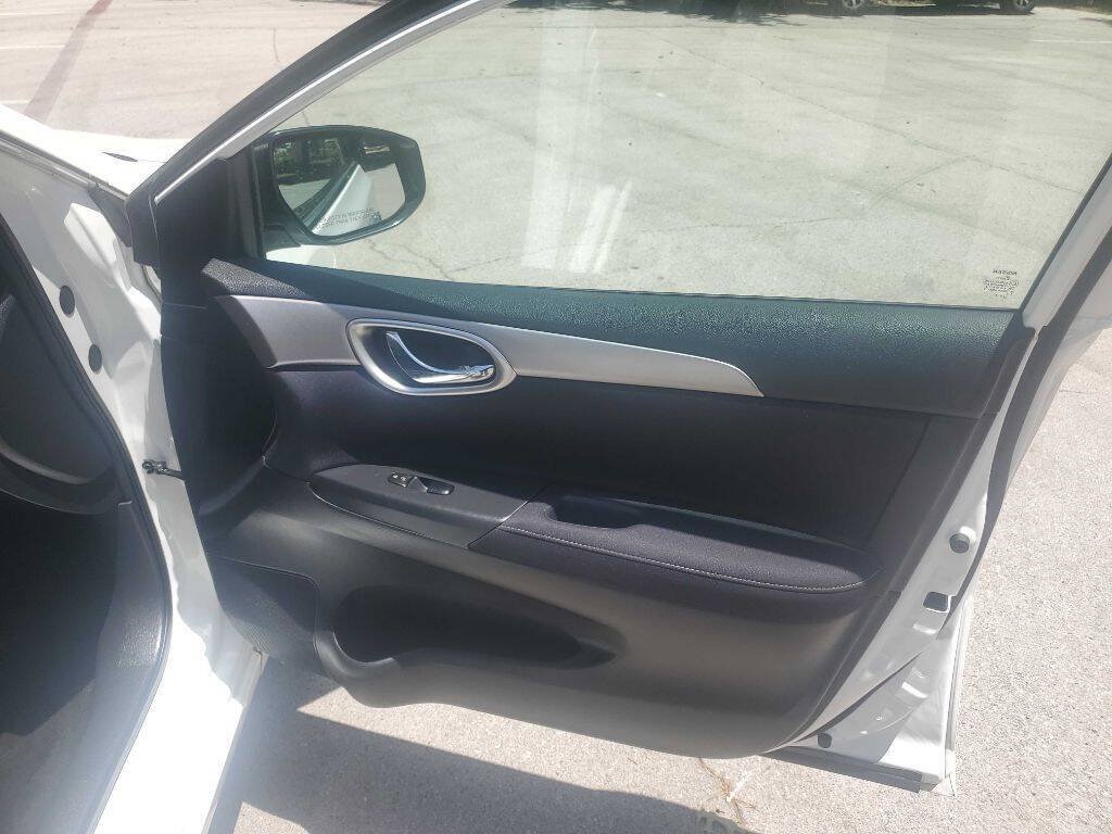 Used 2014 Nissan Sentra SV FWD image 26