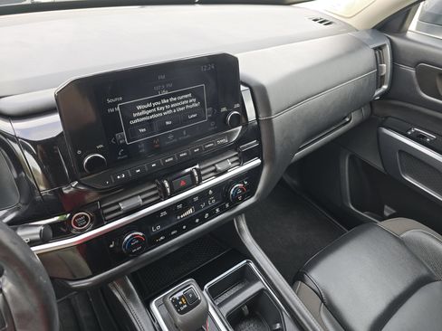 Used 2024 Nissan Pathfinder SL w/ SL Premium Package image 41