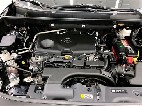 Used 2019 Toyota RAV4 XLE Premium image 32