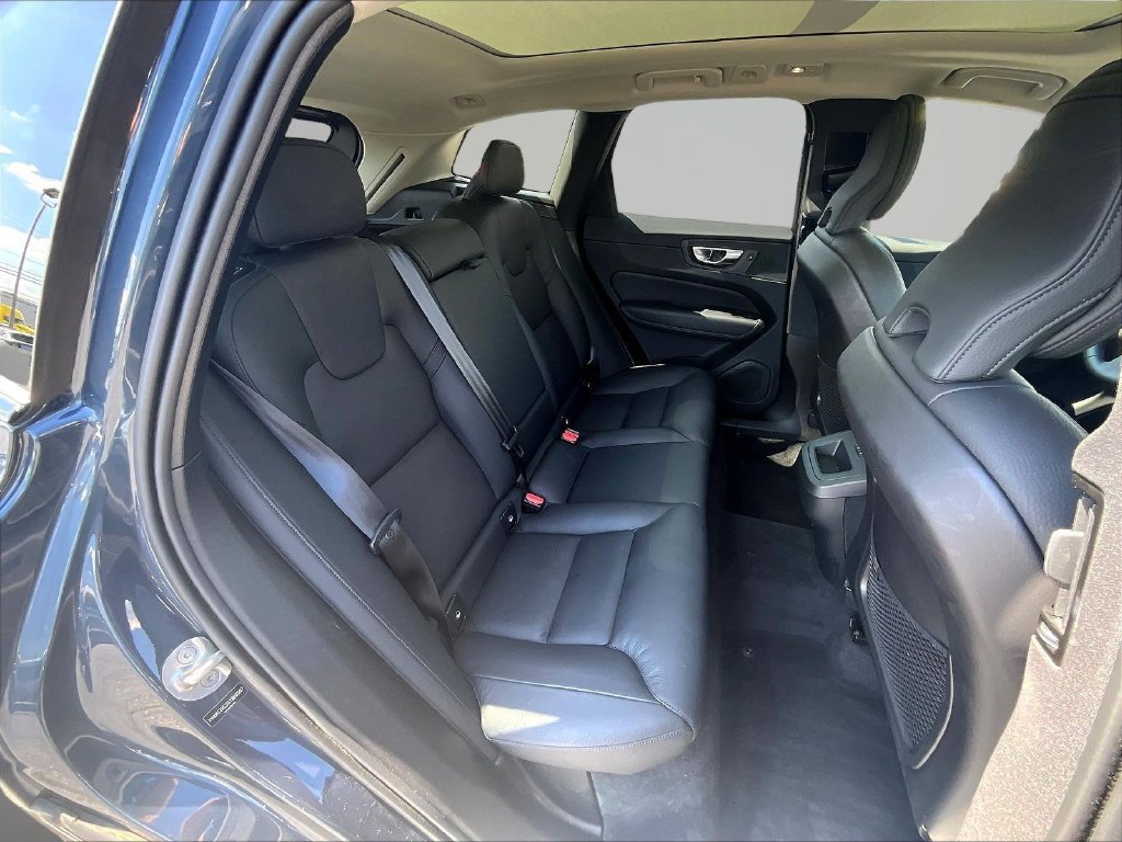Used 2025 Volvo XC60 B5 Plus w/ Protection Package Premier AWD/4WD image 28