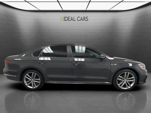 Used 2018 Volkswagen Passat 2.0T R-Line FWD image 6