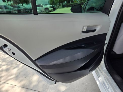 Used 2022 Toyota Corolla LE FWD image 21