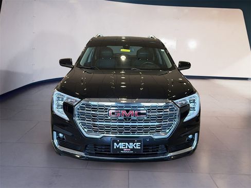 Used 2022 GMC Terrain Denali image 2