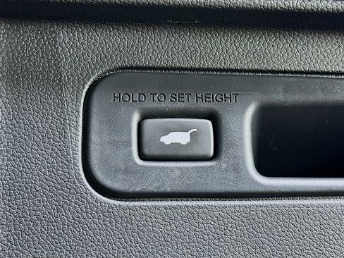 Used 2025 Honda Pilot Touring image 30