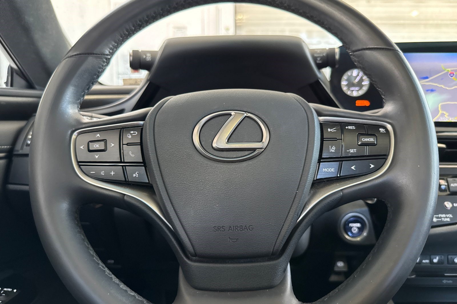 Certified 2022 Lexus ES 300h w/ Premium Package FWD image 29
