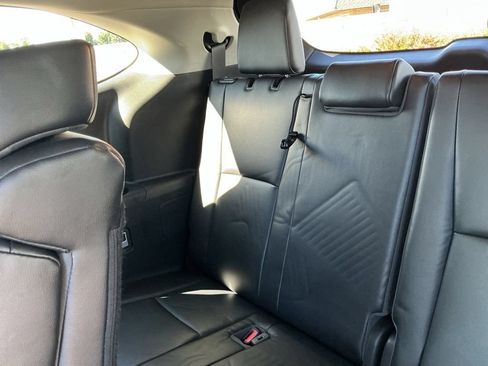 Used 2022 Toyota Highlander XLE AWD/4WD image 27