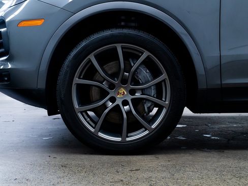 Used 2022 Porsche Cayenne Coupe image 7