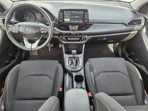 Used 2018 Hyundai Elantra GT FWD image 19