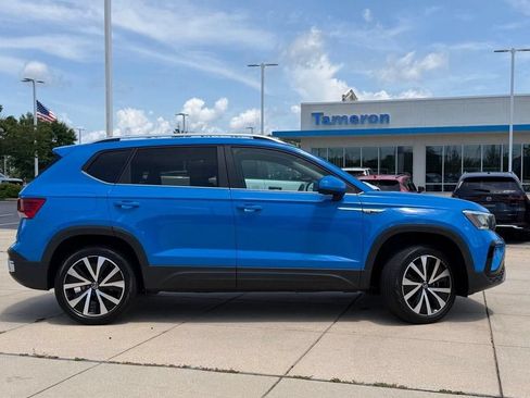 Used 2023 Volkswagen Taos SE FWD image 4