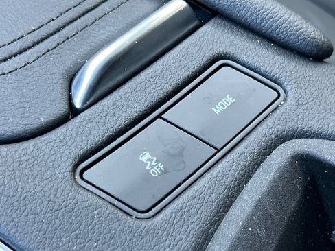 Used 2025 Cadillac XT5 Luxury w/ LPO, Floor Liner Package FWD image 29