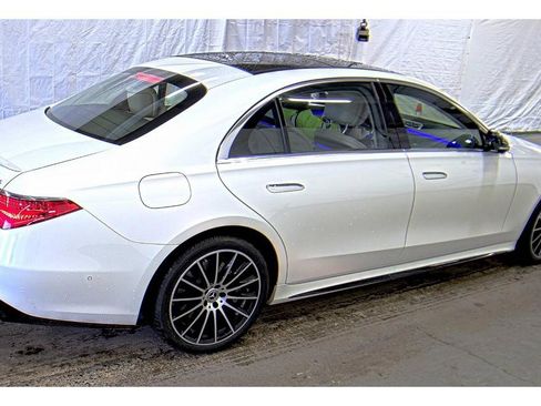 Used 2022 Mercedes-Benz S 580 4MATIC Sedan image 2