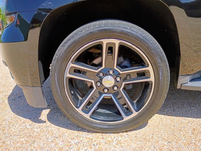 Used 2015 Chevrolet Suburban LT RWD image 14