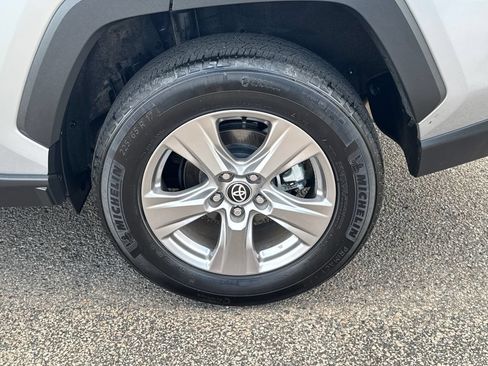 Used 2025 Toyota RAV4 XLE AWD/4WD image 39