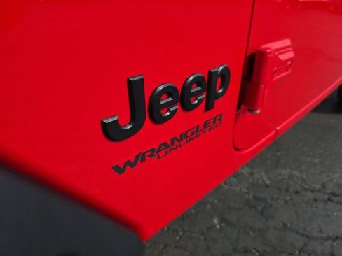 Used 2023 Jeep Wrangler Unlimited Sport w/ Sun And Sound Package AWD/4WD image 13