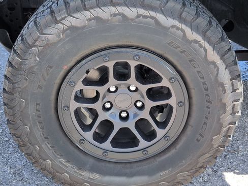 Used 2023 Jeep Wrangler Unlimited Rubicon w/ Xtreme 35 Tire Package AWD/4WD image 11