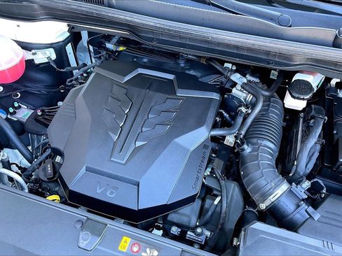 Certified 2024 Kia Carnival LX image 30