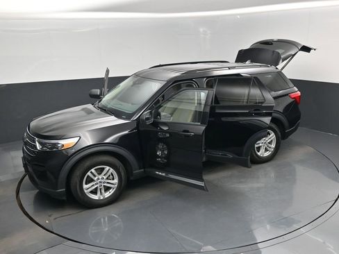 Used 2022 Ford Explorer XLT image 50