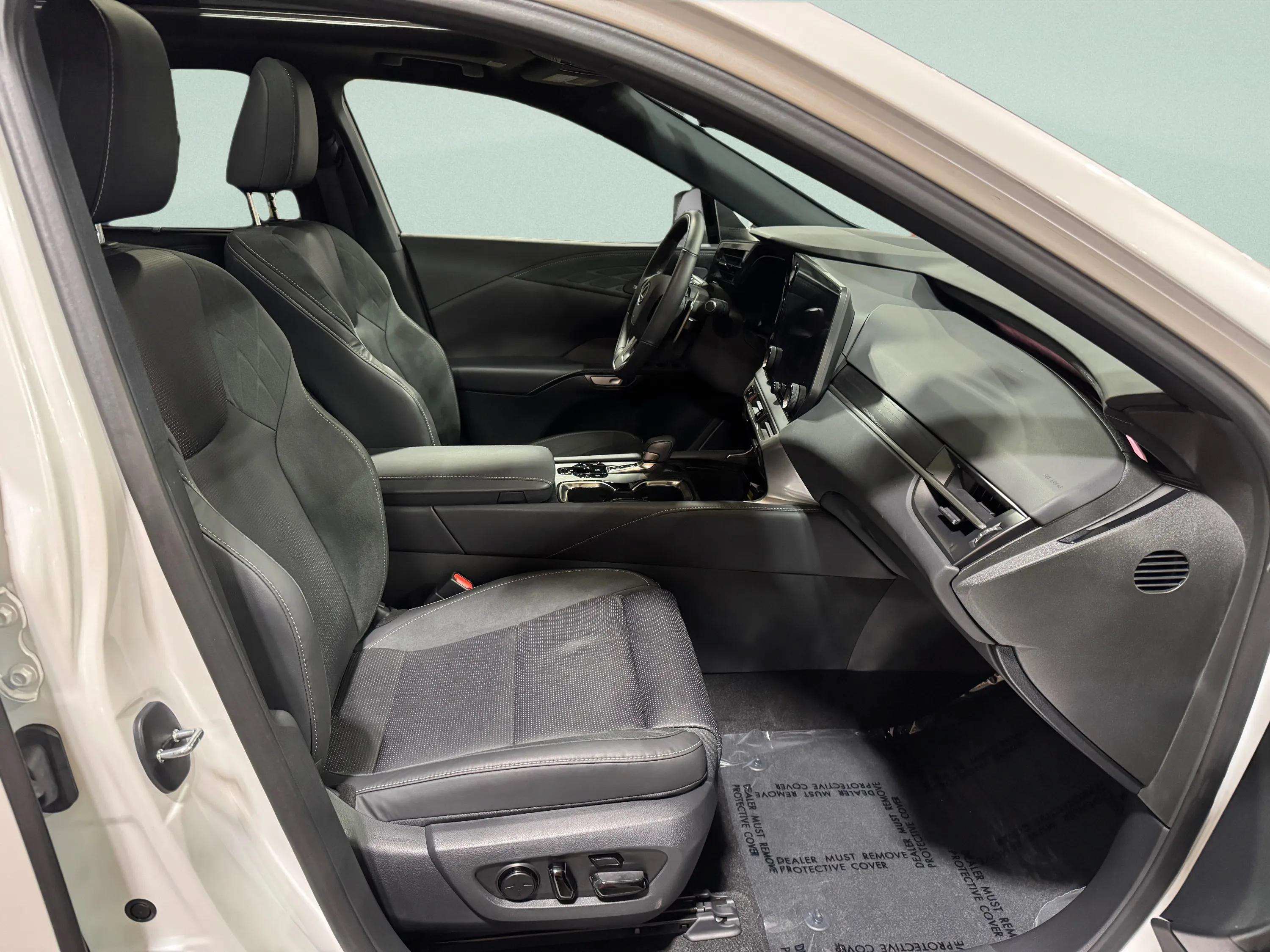 Certified 2023 Lexus RX 350 AWD w/ Accessory Package image 29