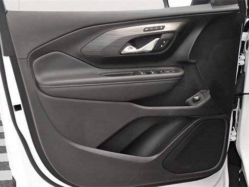 Used 2024 GMC Terrain SLT w/ Elevation Edition image 22