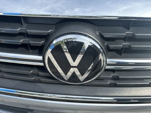 Used 2024 Volkswagen Jetta SE FWD image 10